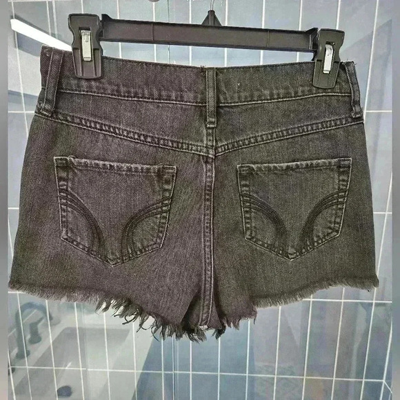 Hollister Boho Distressed Denim Cutoffs w/ Quilted Front Design Size 1 - Picture 3 of 3